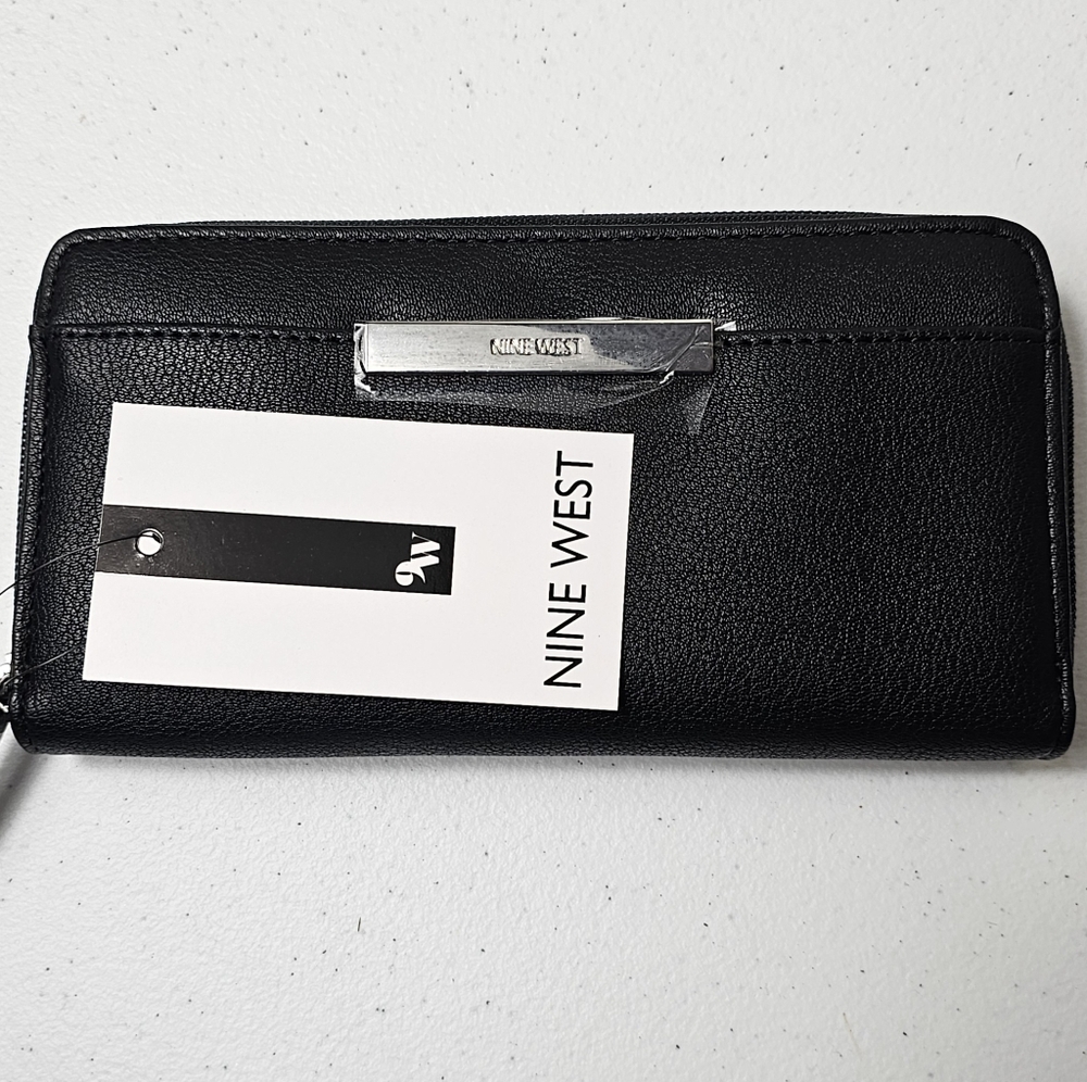 Nine West Wildwood SLG Zip-Around Bi-fold Wallet
